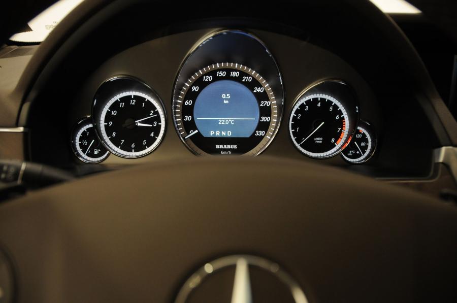  Mercedes-Benz E-Class by Brabus 2009 года  (фото 4 из 45)